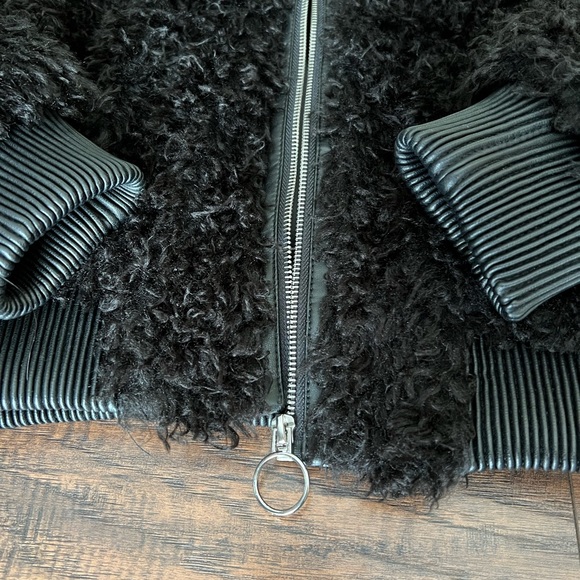 Zara Black Faux Fur Fuzzy Cropped Zip Up Jacket - Picture 4 of 7